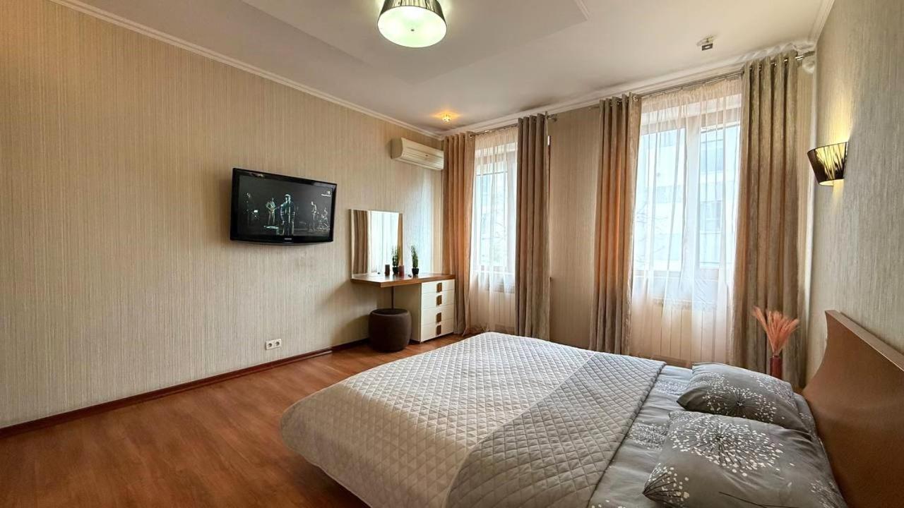Mironositskaya 75 Apartment Kharkiv Exterior photo