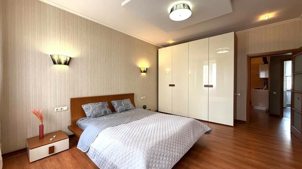 Mironositskaya 75 Apartment Kharkiv Exterior photo