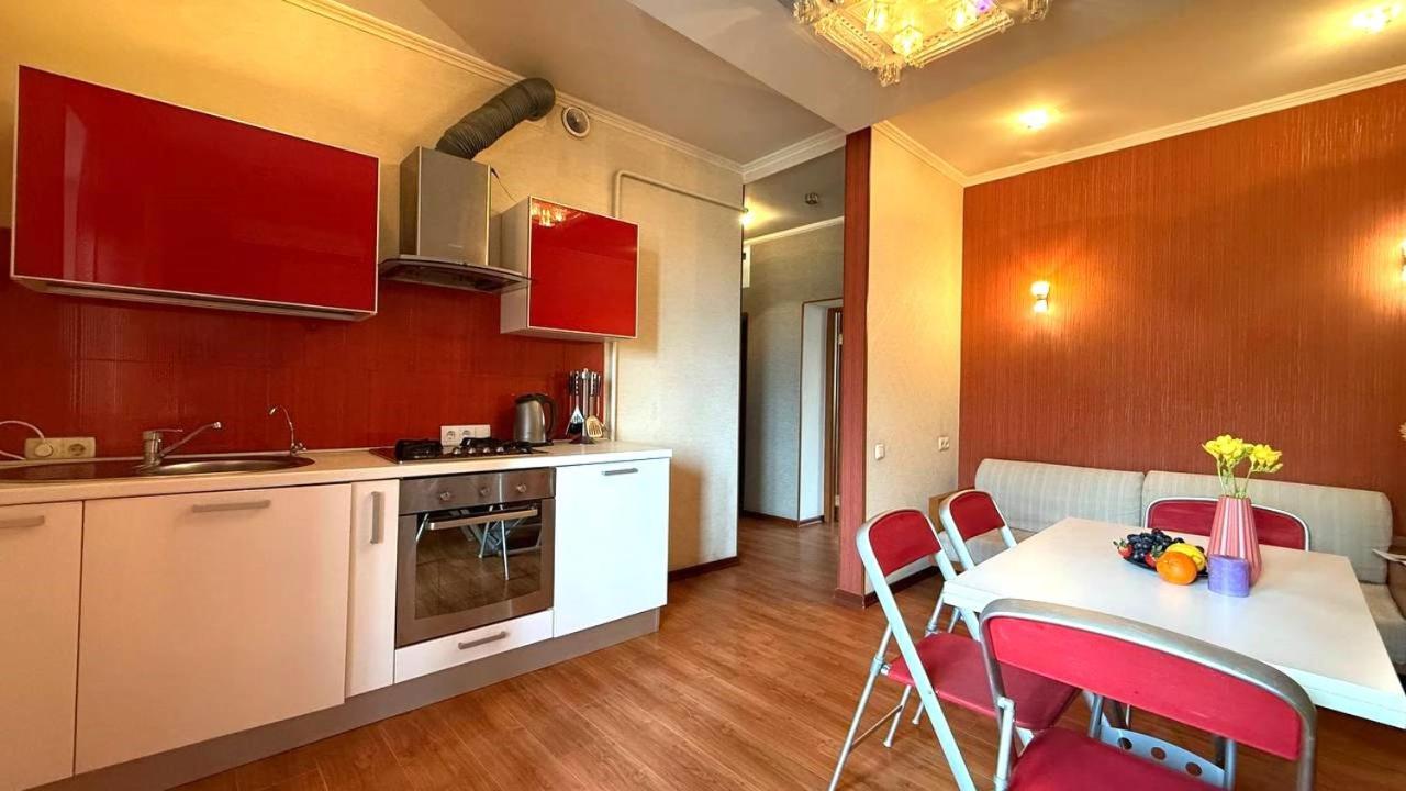 Mironositskaya 75 Apartment Kharkiv Exterior photo